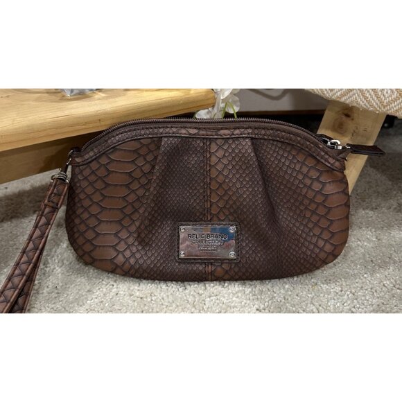 Relic Brand Brown Faux Snakeskin Wristlet With Zipper Closure & Card Slots - Picture 5 of 6